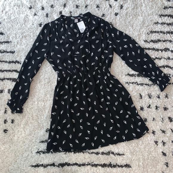 H&M Dresses & Skirts - 🆕 H&M Tie Neck Mini Dress SIZE 8